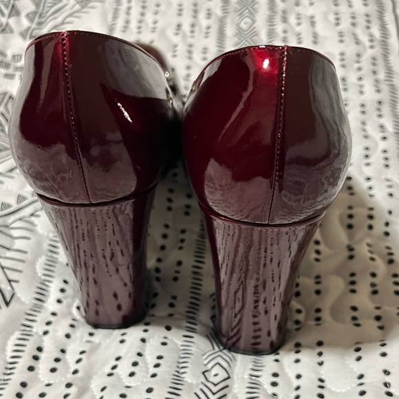 Gucci patent leather dress shoes with horsebit block heel square toe - Picture 5 of 10